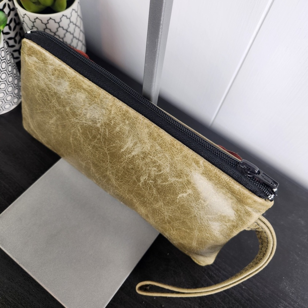Sakura‎ Urban Floral Olive Distressed Clutch Pouch - Picture 6 of 9